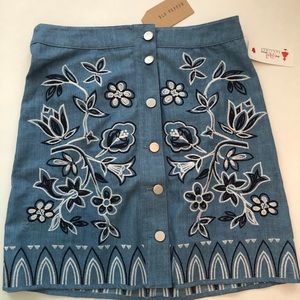 Denim embroidered skirt